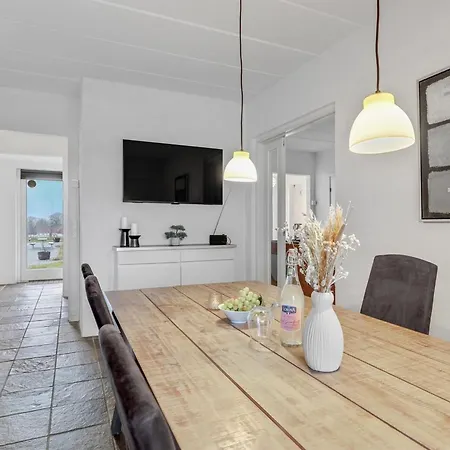 Cornelia - 6km From The Sea By Interhome Lägenhet Åkirkeby